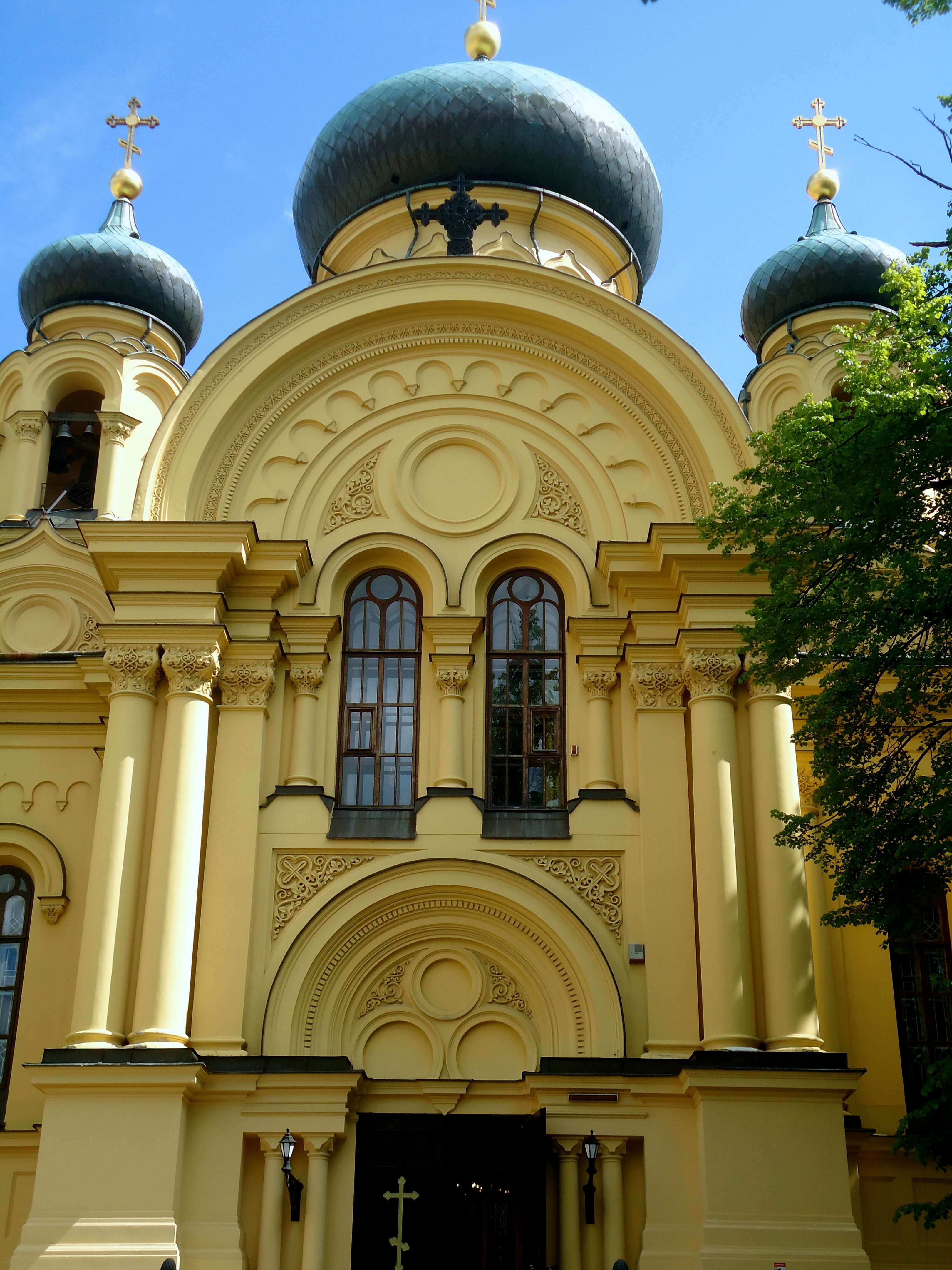 church-warsaw-poland-may14-wandering-north